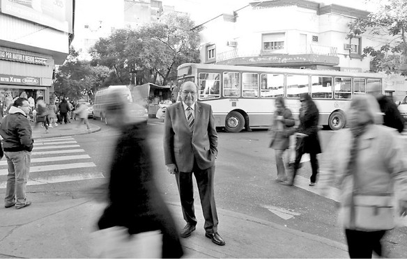 Elías Soso en calle San Luis de Rosario.