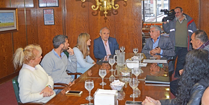 Firma de acuerdo con la Asociación Empleados de Comercio