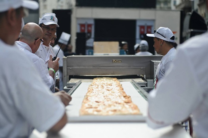 La pizza más larga del Litoral
