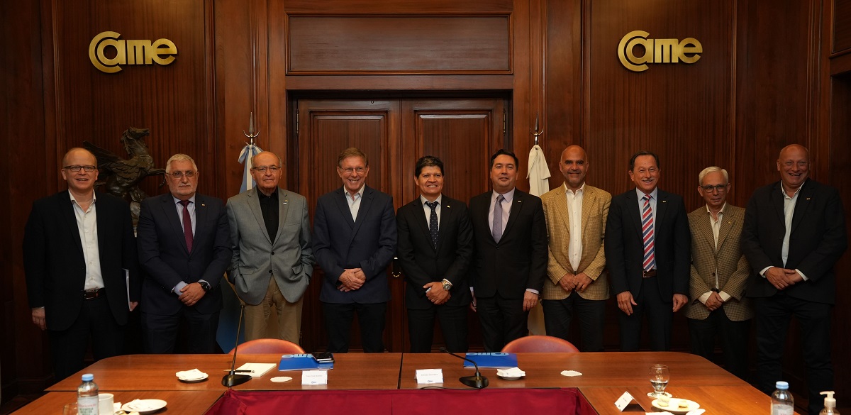 Reunión de González y Diab con el secretario de Agricultura, Ganadería y Pesca de la Nación Juan José Bahillo.