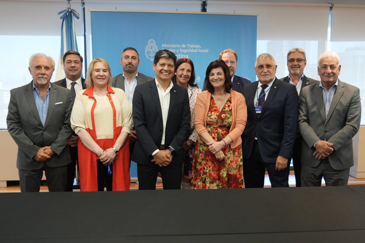 Reunión con la Ministra de Trabajo Kelly Olmos.
