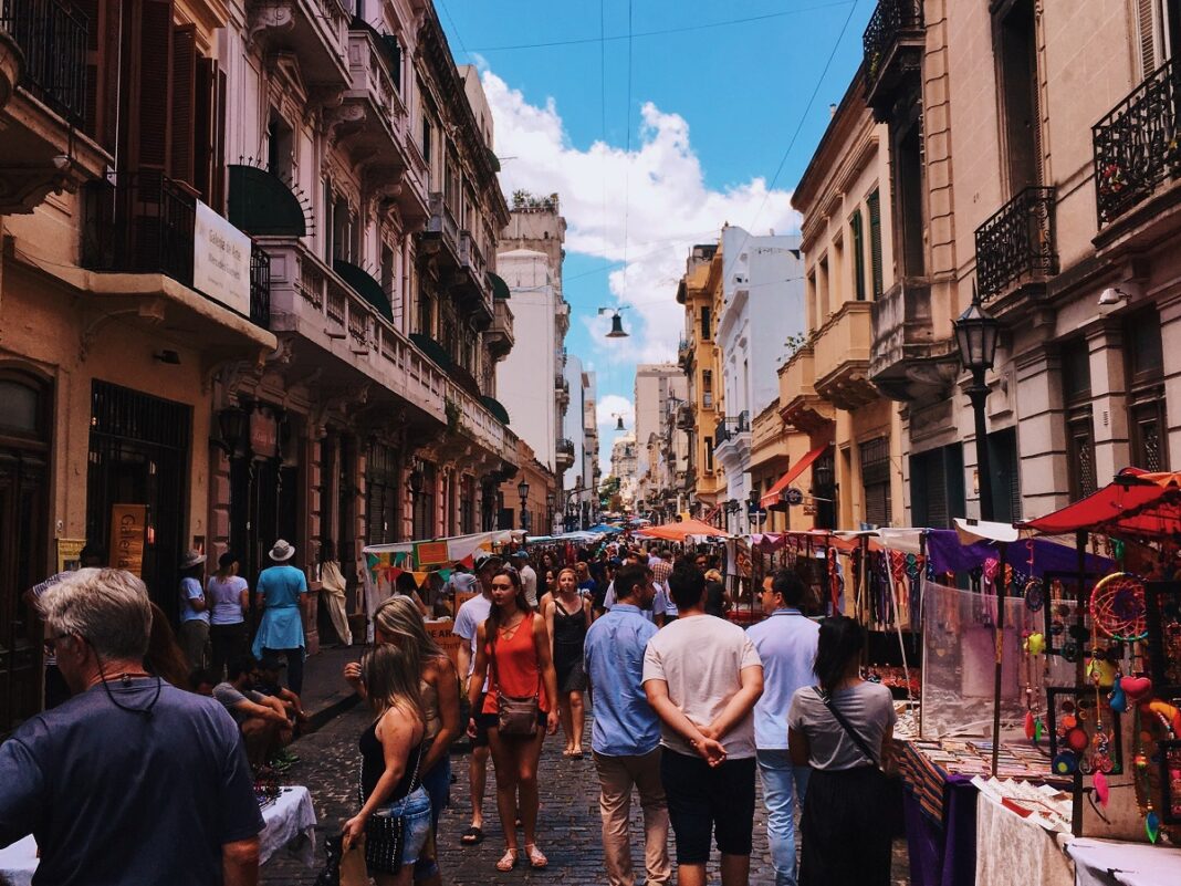 Feriado del 1 de Mayo: viajaron 920 mil turistas y gastaron $29.109 millones